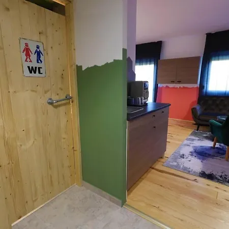 Room Emma,Between Bus And Train Station,Netflix,Speed Wi-Fi Zagreb Extérieur photo