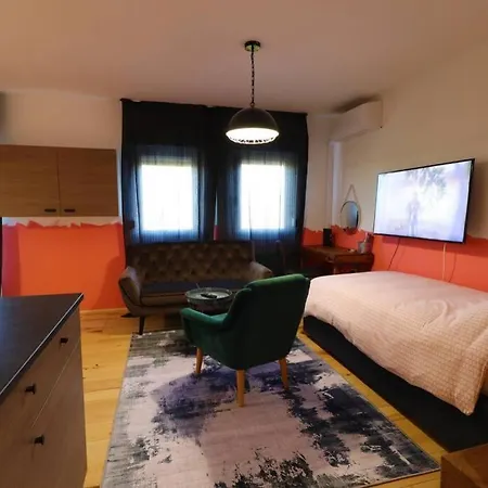 Room Emma,Between Bus And Train Station,Netflix,Speed Wi-Fi Zagreb Extérieur photo