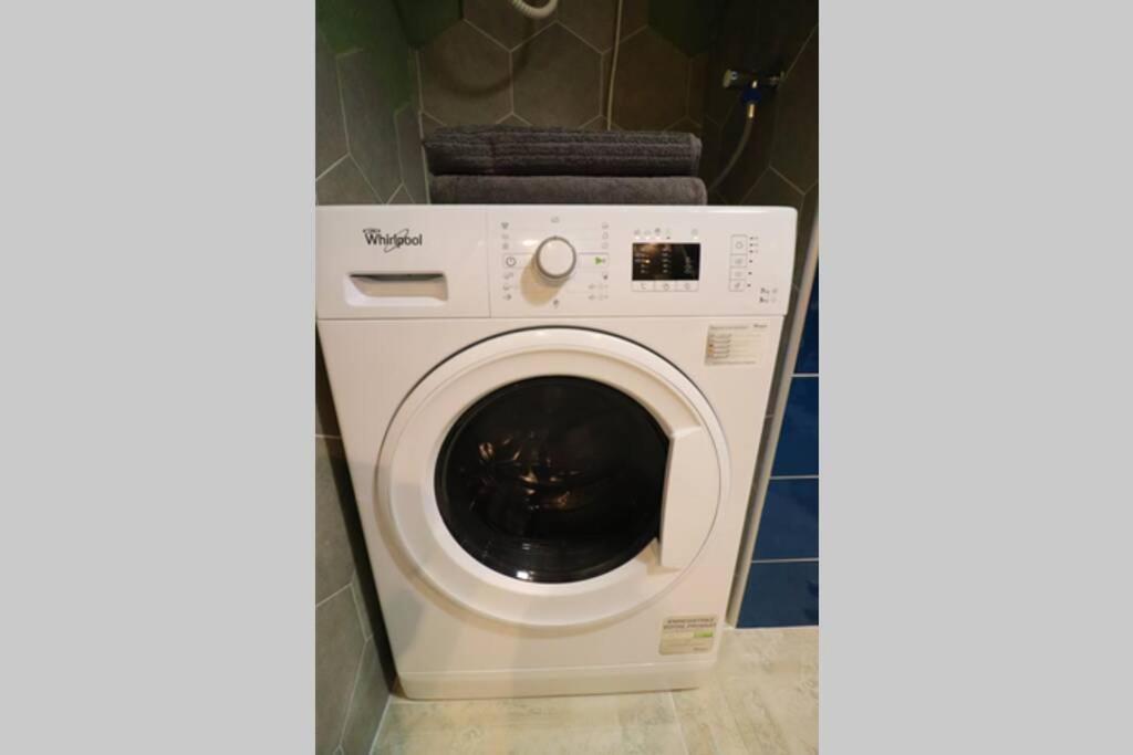 Appartement Emma,between Bus And Train Station,netflix,speed Wi-fi
